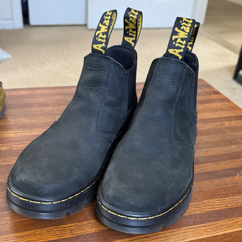 Dr. Martens Black Leather Hardie ll